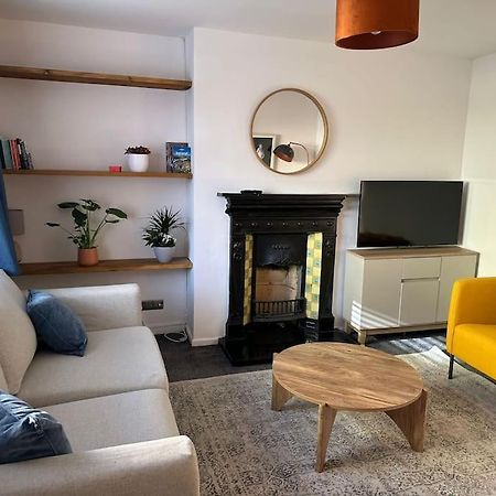 דירות Revamped Holywood Town Centre House מראה חיצוני תמונה