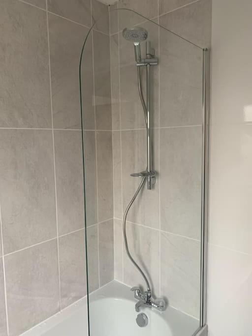 דירות Revamped Holywood Town Centre House מראה חיצוני תמונה