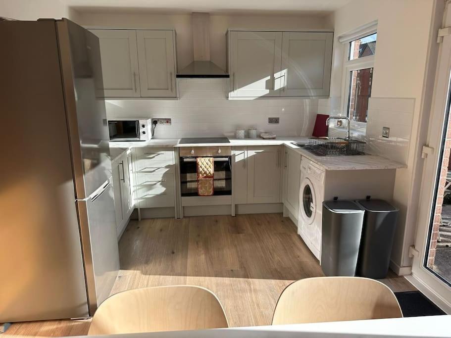 דירות Revamped Holywood Town Centre House מראה חיצוני תמונה