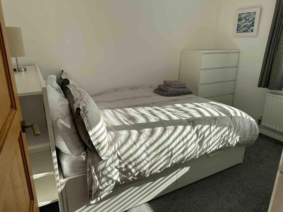 דירות Revamped Holywood Town Centre House מראה חיצוני תמונה